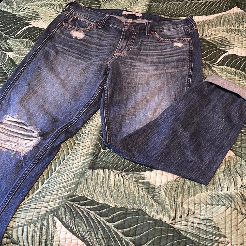 Hollister Distressed Mom Jeans Size 9R